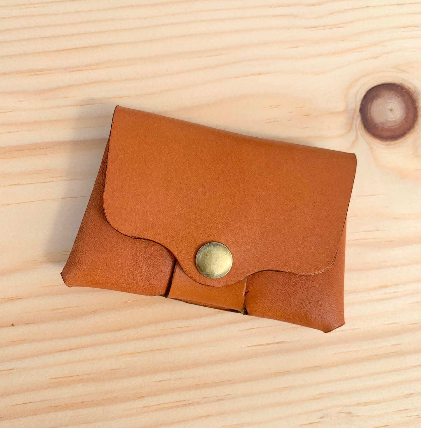 Cartera para tarjetas de cuero color canela