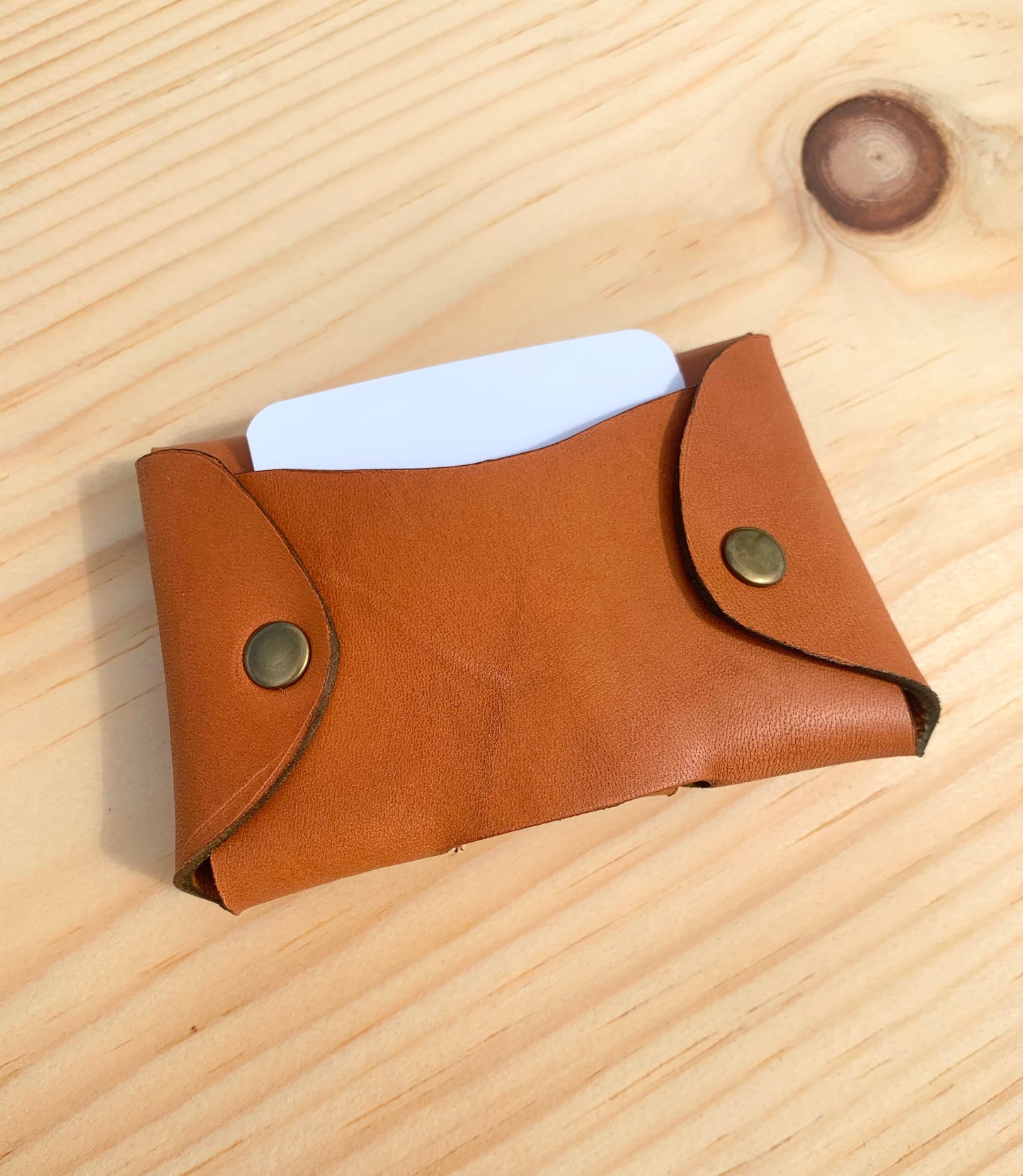 Cartera para tarjetas de cuero color canela