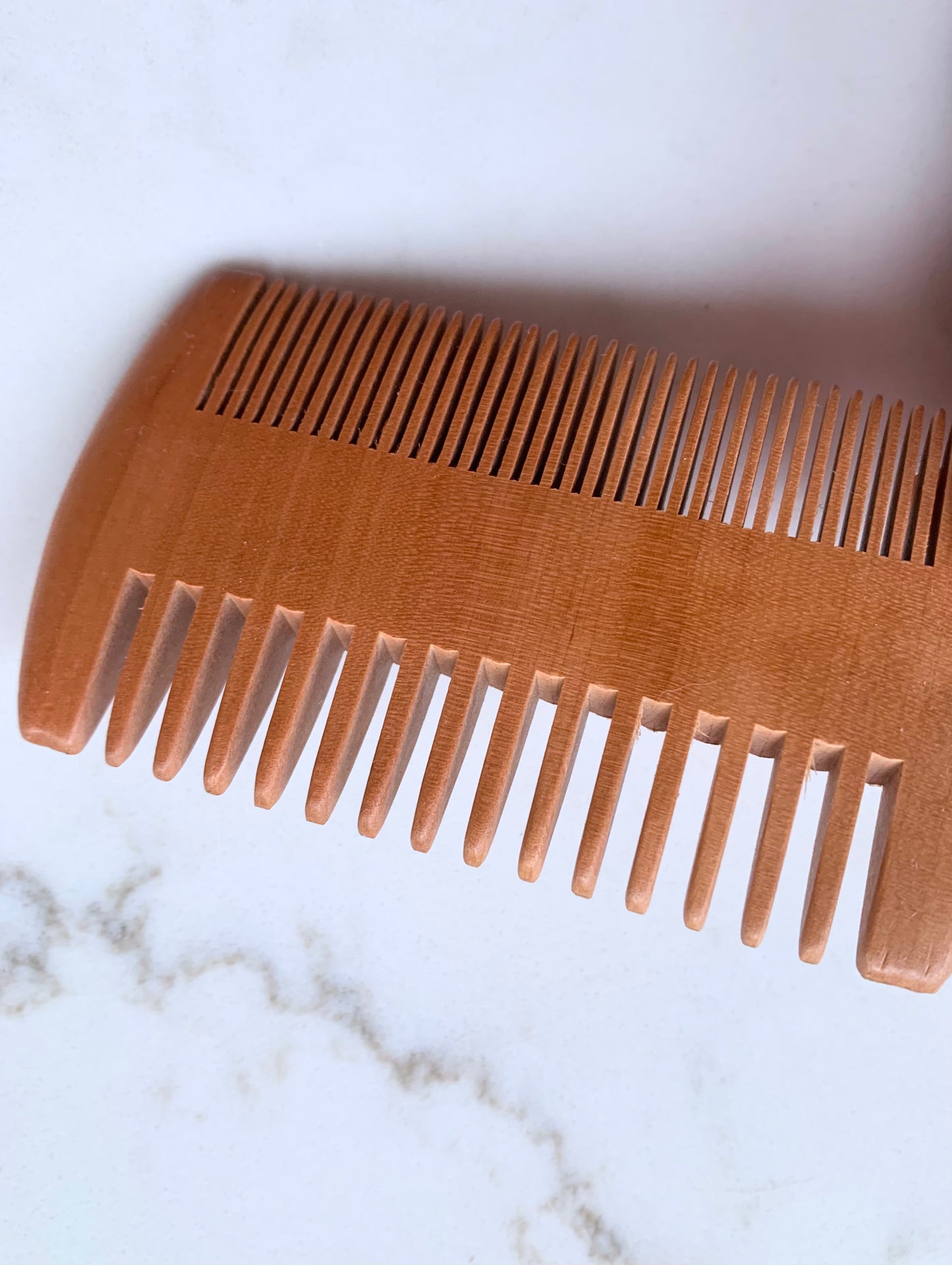Peine de dientes finos de sándalo (peine para barba) 